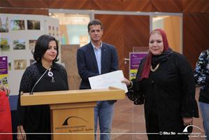 Certificat de reconnaissance a Mme Iman Bori, directrice du Musée de Mahmoud Saïd