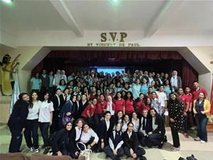 Photo de groupe avec les participants de la 2<sup>e</sup> journée à l’École Saint Vincent de Paul El Helmiah au Caire