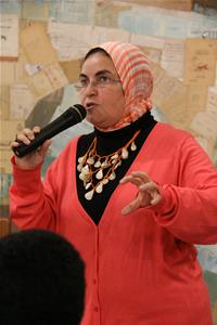 Mme Nihal Hafez, l'animatrice de l'atelier