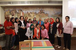 Photo de groupe des participants de l'atelier avec Michèle Foulain et Dr Marwa El Sahn