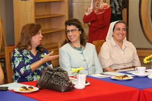 Mervat Barsoum et Marianne Ghobril pendant la deuxième rencontre des établissements scolaires et universitaires francophones d’Alexandrie 