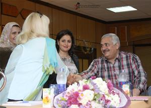 Mme Michèle Foulain et Dr Marwa El Sahn avec le corps enseignant de la faculté de Tanta