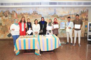 Photo de groupe avec les étudiants de l'université du Canal de Suez