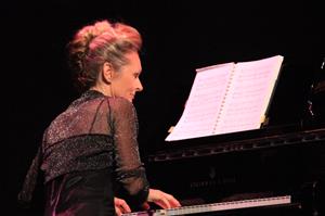 Pascale Rozier, pianiste du « Groupe Paris-Cairo-Trio »