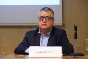 M. André Bonet André BONET, Directeur du Centre Méditerranéen de Littérature (Perpignan, France)