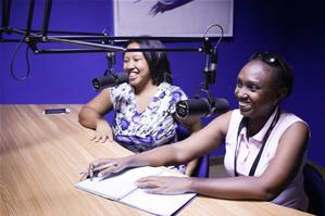La caravane des dix mots à la radio avec Riama Moussa et Patricia Rakotobe d'Antananarivo