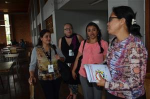 Visite de la bibliothèque universitaire de l'Université d'Antananarivo avec la directrice de la bibliothèque, Reyna JOSVAH-RABIAZA, Marie-Thérèse Landry et Dr Marwa El Sahn