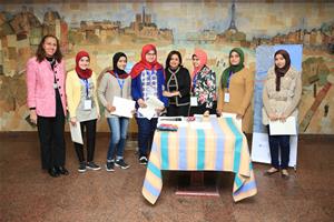 Photo de groupe avec les étudiants de l'Université du Fayoum