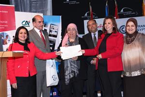 Remise des prix de la Dictée PICADELF, Mme Mervat Barsoum a reçu le prix à la place de Marie Wassef, premier prix (élèves)