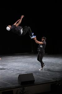Danse : C’est la vie par un Groupe Hip-Hop Break Dance