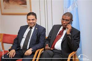 De gauche à droite : M. Nagy Atalla, le chef de la fédération arabe pour la lutte contre la criminalité internationale, le terrorisme et le blanchiment d'argent et SEM Soriba Camara, l'Ambassadeur de la République de Guinée 