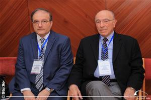  De gauche à droite : M. Armen Melkonian, Ambassadeur de l’Arménie en Égypte et Dr Yehia Zaki, Conseiller auprès du Directeur de la Bibliotheca Alexandrina