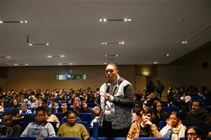  Le débat des lycéens à la bibliothèque de l'Alcazar le 1<sup>er </sup>jour