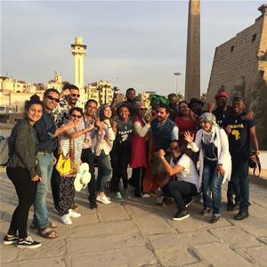 Photo avec les invit&eacute;s du festival