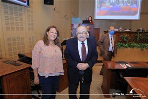 De gauche à droite : M<sup>me</sup> Safinaz Moustafa El Antabli, Documentaliste au Collège Saint Marc et Dr Mostafa El Feki, Directeur de la Bibliotheca Alexandrina
