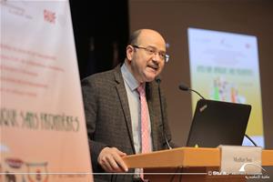Mot de Dr Helmi Shaarawy, Directeur du Centre des Recherches arabes et africains présenté par Dr Medhat Issa