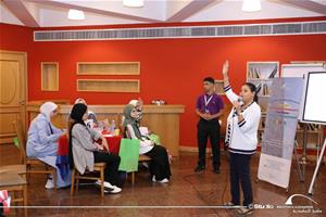 Pr&eacute;sentation&nbsp;par Dr.Marwa El Sahn aux &eacute;tudiants de la 44e&nbsp;&eacute;dition