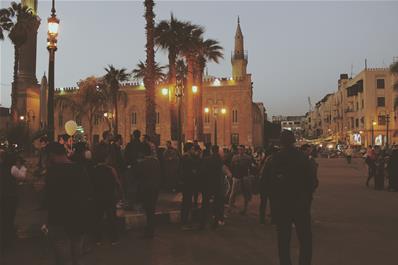  أثناء زيارة شارع المعز لدين الله بالقاهرة الفاطمية 