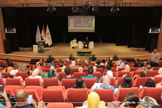 لقاء مفتوح مع الفنانة مي كساب