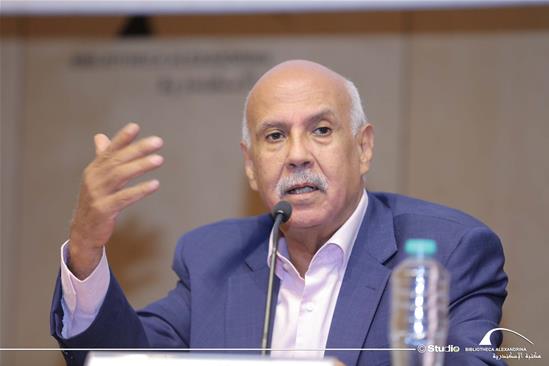 جمال بخيت.. مسيرة عطاء