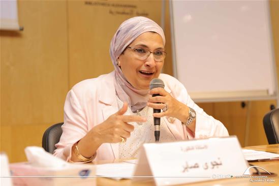 الشعرية في قصيدة "أحلام الفارس القديم"