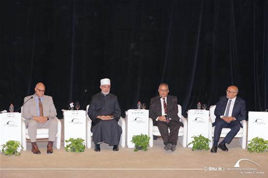 لقاء مع فضيلة المفتى