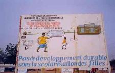 Ingrid Jaeger / Sign in Niger: pas de développement durable sans la scolarisation des filles