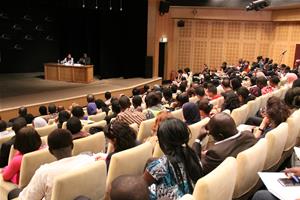 Le public de la conférence avec Dr Alioune Dramé et Dr Marwa El Sahn