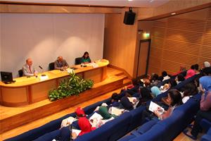 De droite à gauche : Dr Marwa El Sahn, Prof. Amr Helmy et Dr Yehia Zaki