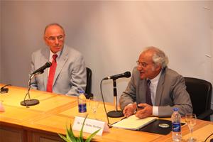 De droite à gauche : Prof. Amr Helmy Ibrahim et Dr Yehia Zaki