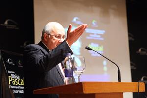 Dr. Ismail Serageldin en donnant sa conférence au cours de la Journée
