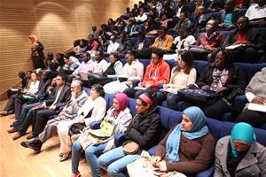 Le public de la conférence animée par Dr Charles Saint-Prot