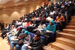 Le public de la conférence animée par Dr Charles Saint-Prot