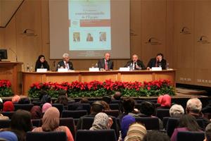 De gauche à droite : Dr Marwa El Sahn, Directrice du CAF, Dr Jean-Yves de Cara, Professeur et Chef du Département de Droit et de Sciences Politiques à l'Université Paris-Sorbonne-Abu Dhabi, Dr Yehia Halim Zaki, Conseiller au Directeur de la BA, Dr Charles Saint-Prot, Directeur du Centre des Etudes Géopolitiques de Paris et Dr Thierry Rambaud, Professeur du Droit Public à l'Université Paris Descartes et Conseiller auprès du Conseil de l'Europe