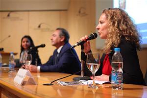 De gauche à droite : Dr Marwa El Sahn, Directrice du Centre d’Activités Francophones (CAF), Dr Gilles Kepel, Professeur des universités à l’Institut d’études politiques de Paris et membre de l’Institut universitaire de France, Véronique Rieffel, Directrice de l’Institut français d’Egypte à Alexandrie