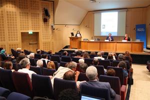  L’intervention de Dr Marwa El Sahn au cours de la conférence