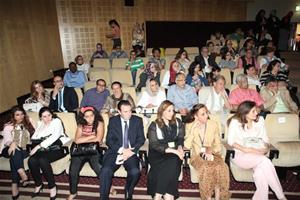 Le public de la soirée musicale "Chantons Moustaki" animée par « The Group Band » 