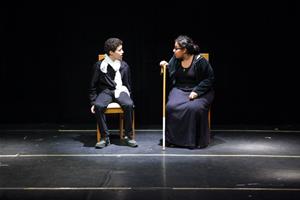 Les participants de la présentation théâtrale