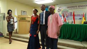 Défilé de costumes traditionnels africains 