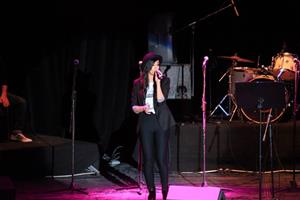 Chanson « Bella » de maître Gims par Dina Adel