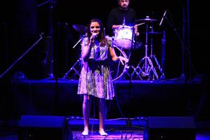 Chanson « Itsi bitsy petit bikini» par Rita Sameh