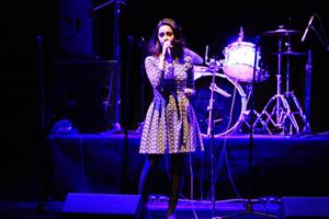 Chanson « On ne vit pas sans se dire adieu » par Nardine Maher