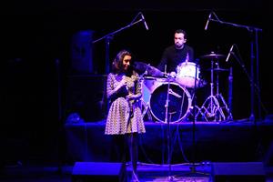 Chanson « On ne vit pas sans se dire adieu » par Nardine Maher