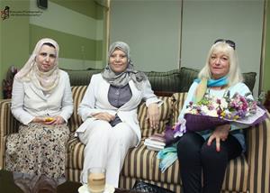 Mme Michèle Foulain avec le corps enseignant de la faculté de Tanta
