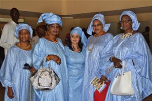 La représentante de la Bibliothèque d’Alexandrie Dr. Marwa El Sahn avec les participants du Forum