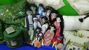 Les marchandises des Artisans du Festival