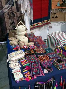 Les marchandises des Artisans du Festival