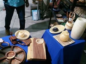 Les marchandises des Artisans du Festival