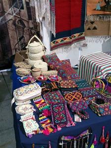 Les marchandises des Artisans du Festival