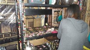 Les marchandises des Artisans du Festival